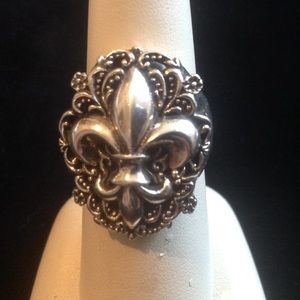 Men's Fleur Des lis ring size 8